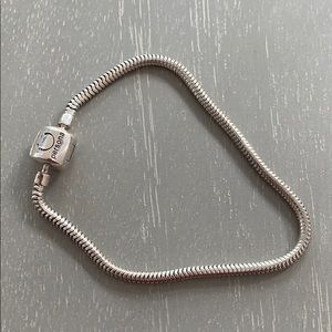 Perfect condition, charm bracelet, super cute!!